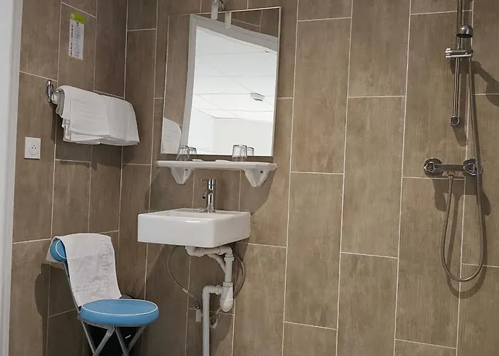 Coerona 3* ルルド