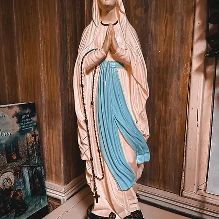 Coerona Lourdes